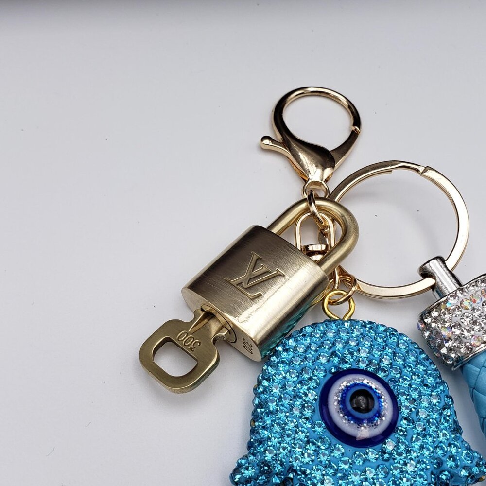 Authentic Louis Vuitton Gold Lock 🔒 Keychain Bag Unbranded Evil Eye Charm LV - Picture 8 of 13